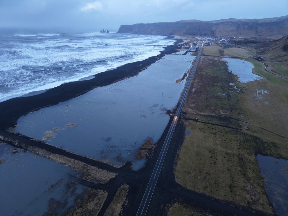 Vegna tilkynninga Vegagerðarinnar um sjóvarnir í Vík