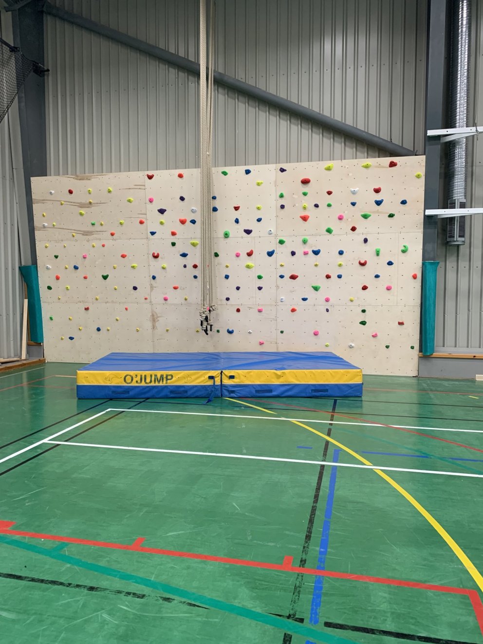 Klifurveggur í íþróttamiðstöðinni  í Vík.