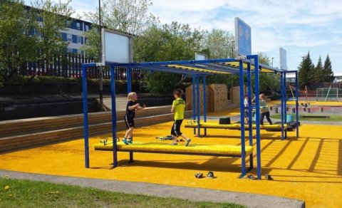 Sokkasala Víkurskóla vegna hreystibrautar er í dag.