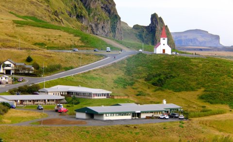 Work offer at Hjallatún