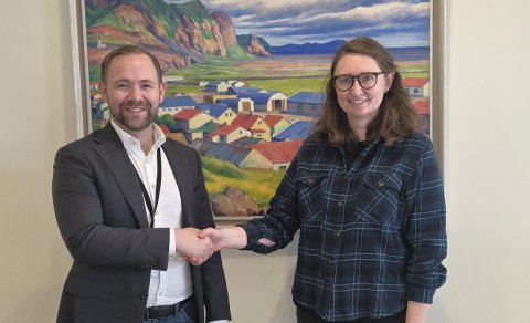 Einar Freyr Elínarson sveitarstjóri og Hilary Jane Tricker nýráðin markaðs- og fjölmenningarfulltrúi&hellip;