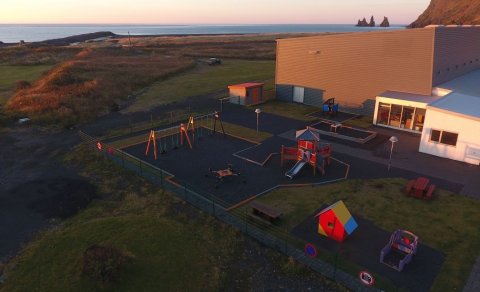 Leikskólinn Mánaland óskar eftir leikskólakennurum