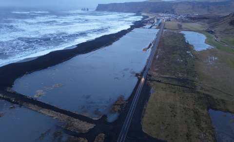 Vegna tilkynninga Vegagerðarinnar um sjóvarnir í Vík