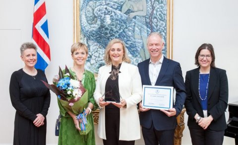 Icelandic Lava Show hlýtur Nýsköpunarverðlaun ferðaþjónustunnar árið 2021.